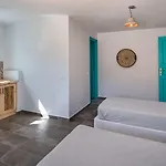 وأجنحة نيسيا بيتش Kamári