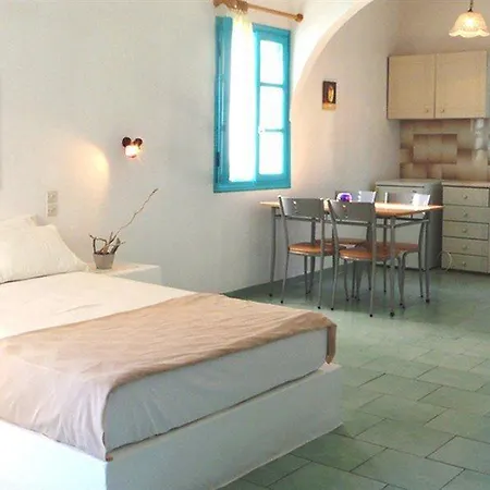 Nissia & Apartmanhotel Kamári