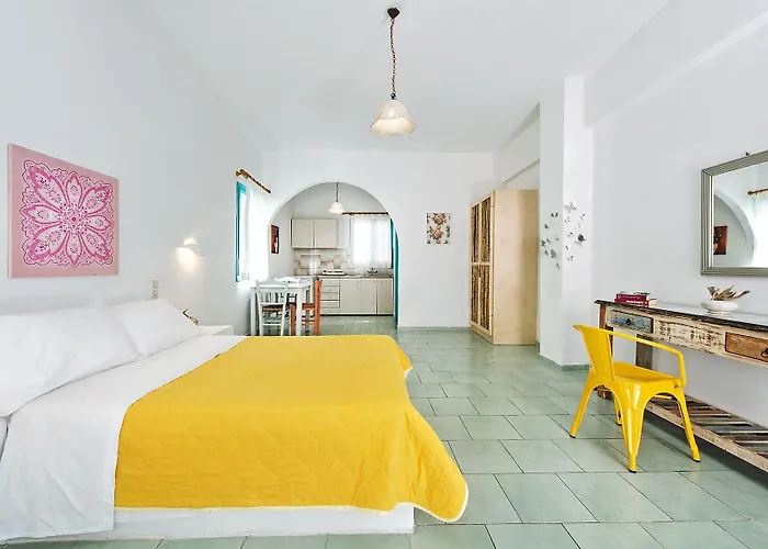 尼西亚海滩套房公寓式酒店 Kamári