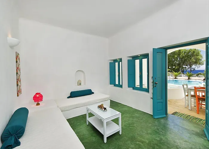 尼西亚海滩套房公寓式酒店 Kamári