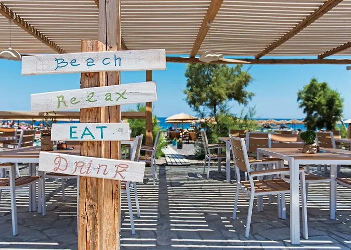 公寓式酒店 尼西亚海滩套房公寓式酒店 4*