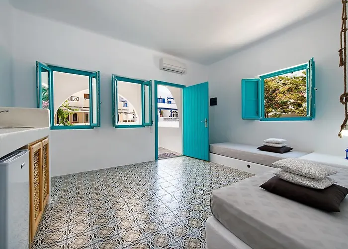 尼西亚海滩套房公寓式酒店 4* Kamári