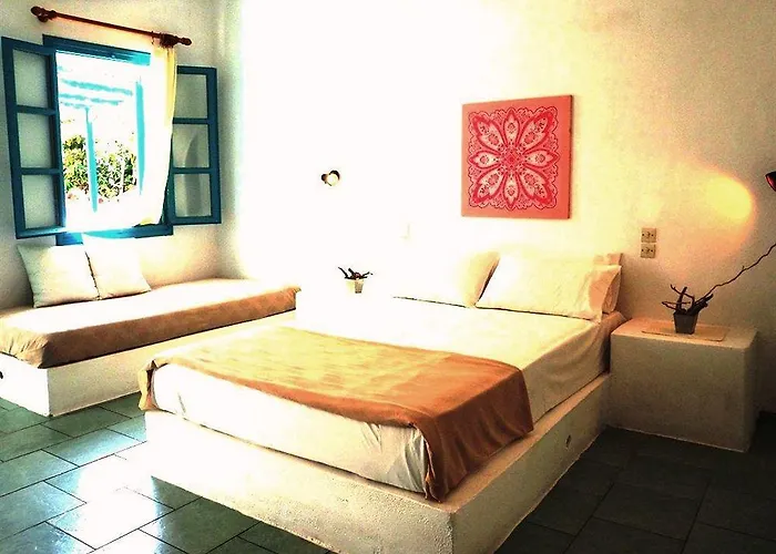 尼西亚海滩套房公寓式酒店 4* Kamári